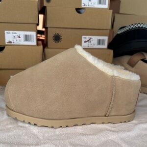 UGG Women's Pumped Slide Shoes